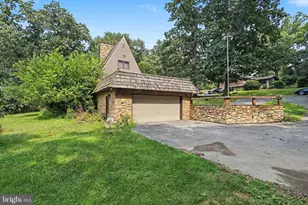 299 Mushroom Hill Rd, Harrisburg, PA 17111 - Photo 2