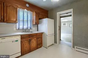 612 Latshmere Dr W, Harrisburg, PA 17109 - Photo 14