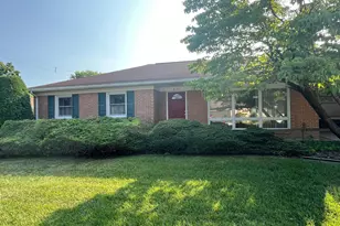 612 Latshmere Dr W, Harrisburg, PA 17109 - Photo 2