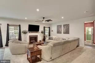 3946 Secretariat St, Harrisburg, PA 17112 - Photo 12