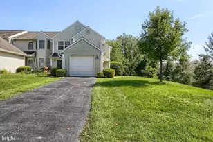 5688 Aberdeen Dr, Harrisburg, PA 17111 - Photo 2