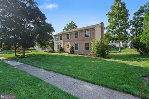 2317 Forest Hills Dr, Harrisburg, PA 17112 - Photo 2