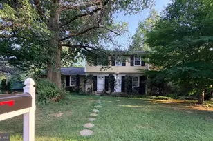 739 Lexington Ave, Hershey, PA 17033 - Photo 1