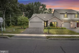 6443 Oak View Dr, Harrisburg, PA 17112 - Photo 2
