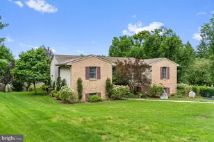 228 N Duke St, Hummelstown, PA 17036 - Photo 2