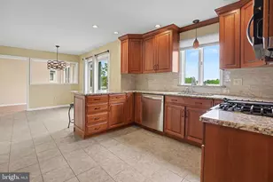 2093 Fairway Ln, Harrisburg, PA 17112 - Photo 10