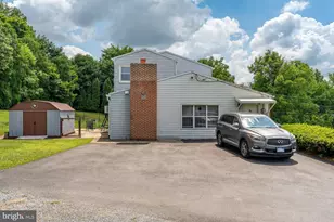 401 Colonial Club Dr, Harrisburg, PA 17112 - Photo 4
