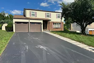 566 Thrush Ct, Harrisburg, PA 17111 - Photo 2