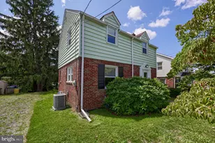 3427 Kramer St, Harrisburg, PA 17109 - Photo 1