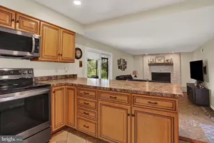 805 Leeds Ct, Harrisburg, PA 17112 - Photo 4