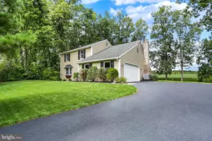 805 Leeds Ct, Harrisburg, PA 17112 - Photo 2