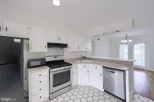 1091 Country Hill Dr, Harrisburg, PA 17111 - Photo 6