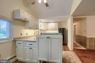 5652 Union Deposit Rd, Harrisburg, PA 17111 - Photo 12