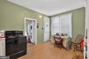 325 Park Ave, Hershey, PA 17033 - Photo 8