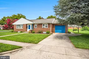 290 Dogwood Dr, Hummelstown, PA 17036 - Photo 2