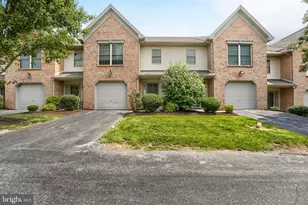 453 Waverly Woods Dr, Harrisburg, PA 17110 - Photo 1