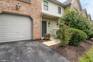 453 Waverly Woods Dr, Harrisburg, PA 17110 - Photo 4