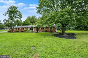 4323 Long Dr, Harrisburg, PA 17112 - Photo 2
