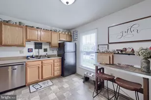 430 W Chocolate Ave, Hershey, PA 17033 - Photo 4