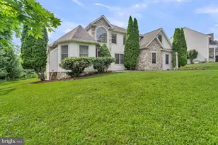 2292 Forest Ln, Harrisburg, PA 17112 - Photo 2