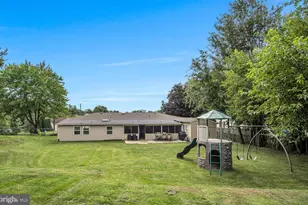 7894 Manor Dr, Harrisburg, PA 17112 - Photo 16
