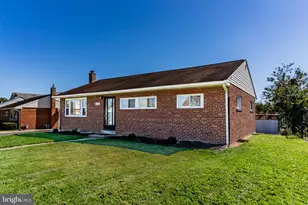 5223 Crestwood Dr, Harrisburg, PA 17109 - Photo 2