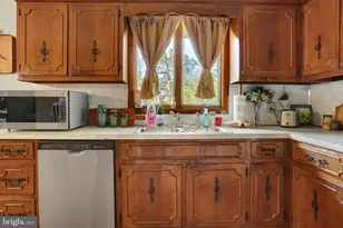 141 Hill St, Lykens, PA 17048 - Photo 8