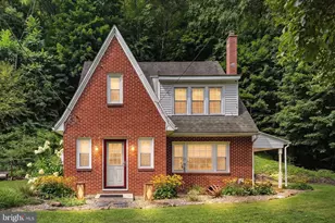 384 S Chestnut St, Pillow, PA 17080 - Photo 2