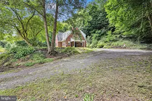 384 S Chestnut St, Pillow, PA 17080 - Photo 4