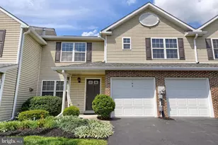 155 Peregrine Ln, Hummelstown, PA 17036 - Photo 2