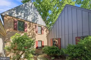 1203 Limerick Ct, Hummelstown, PA 17036 - Photo 2