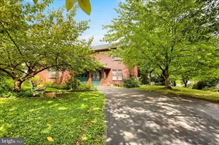2024 Mill Plain Ct, Harrisburg, PA 17110 - Photo 2