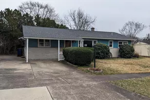 2 Greenwood Cir, Middletown, PA 17057 - Photo 1