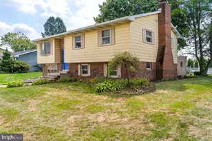 3217 N Scenic Rd, Harrisburg, PA 17109 - Photo 2