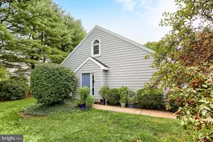 268 Crescent Dr, Hershey, PA 17033 - Photo 2