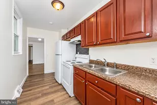 1933 Logan St, Harrisburg, PA 17102 - Photo 4