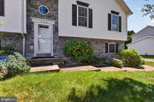 520 Hamilton Dr, Middletown, PA 17057 - Photo 2