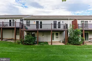 1068 Country Hill Dr, Harrisburg, PA 17111 - Photo 6