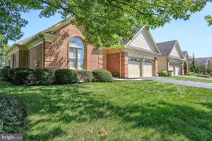 112 Almond Dr, Hershey, PA 17033 - Photo 2
