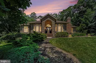 1905 Christopher Pl, Harrisburg, PA 17110 - Photo 2