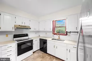 903 Manor Dr, Harrisburg, PA 17113 - Photo 12