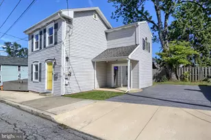 35 N Rosanna St, Hummelstown, PA 17036 - Photo 2