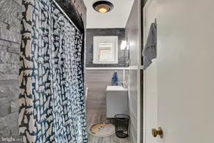 2438 Green St, Harrisburg, PA 17110 - Photo 16