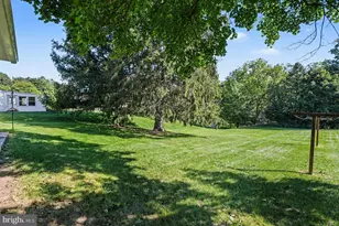 1141 Fairmont Dr, Harrisburg, PA 17112 - Photo 20