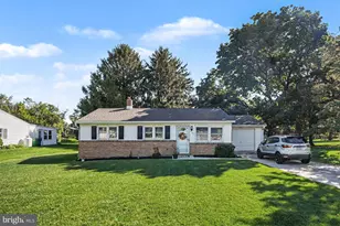 1141 Fairmont Dr, Harrisburg, PA 17112 - Photo 2