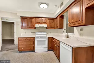 921 Innsbruck Dr, Hummelstown, PA 17036 - Photo 4