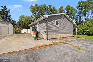 2060 3rd Ave S, Steelton, PA 17113 - Photo 2