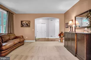 7433 View Crest Dr, Harrisburg, PA 17112 - Photo 8