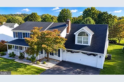 2072 Southpoint Drive, Hummelstown, PA 17036 - Photo 2