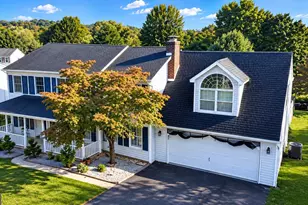 2072 Southpoint Dr, Hummelstown, PA 17036 - Photo 2